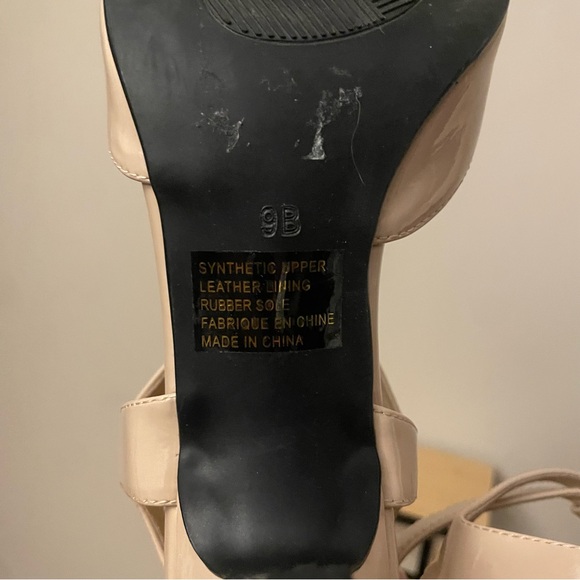 Town Shoes Chic Nude T-Strap Low Heel - Size 9 - Picture 16 of 16